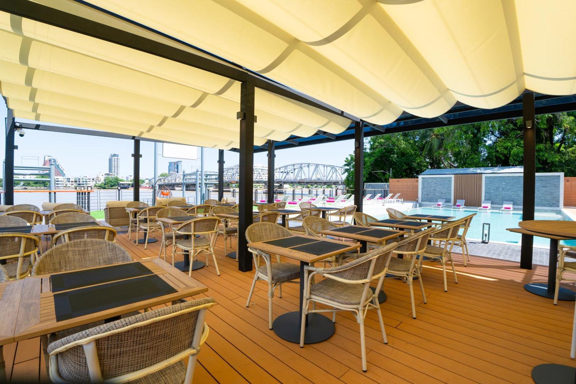 Glow Bangkok Riverside Екстериор снимка