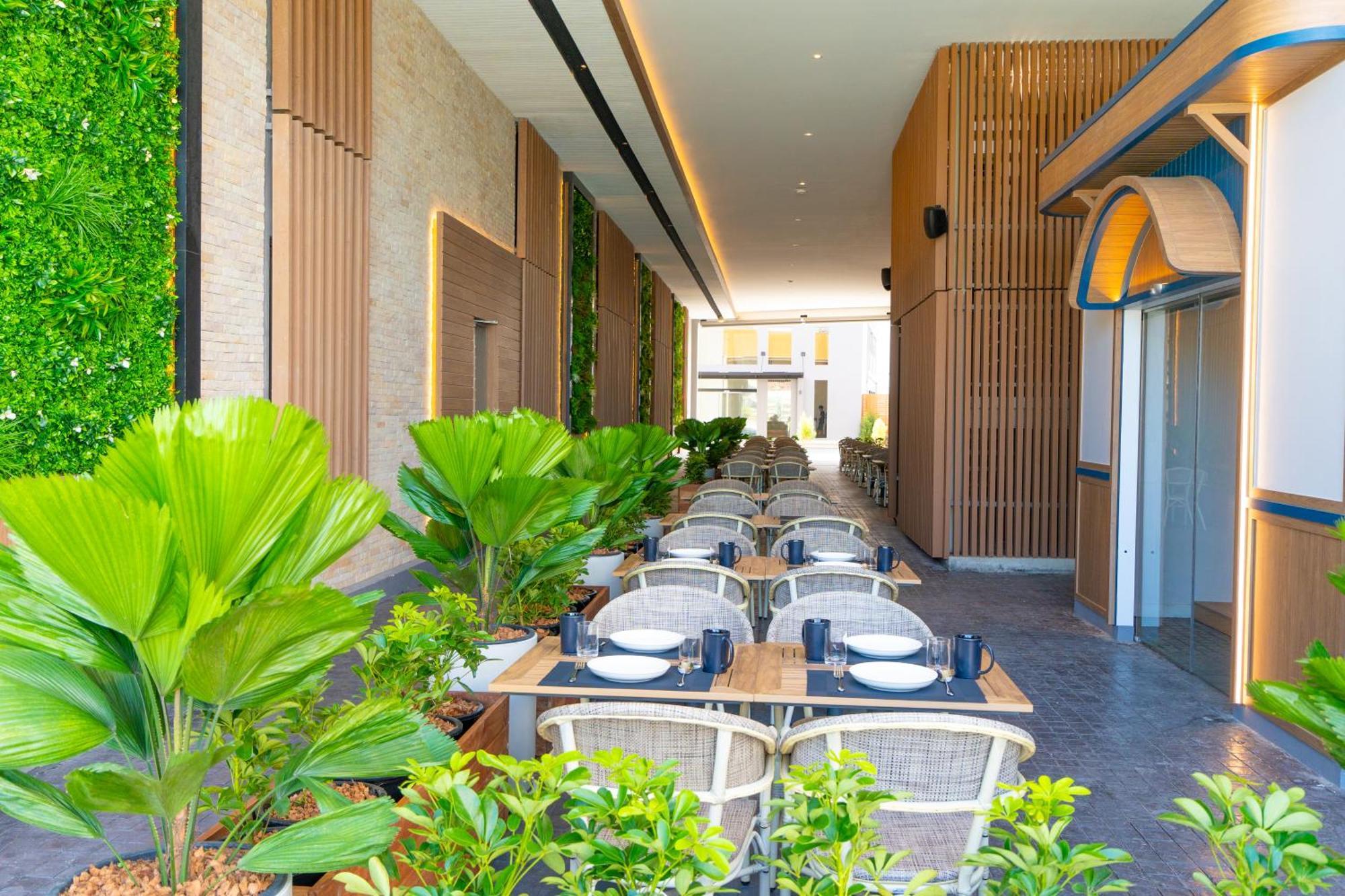 Glow Bangkok Riverside Екстериор снимка