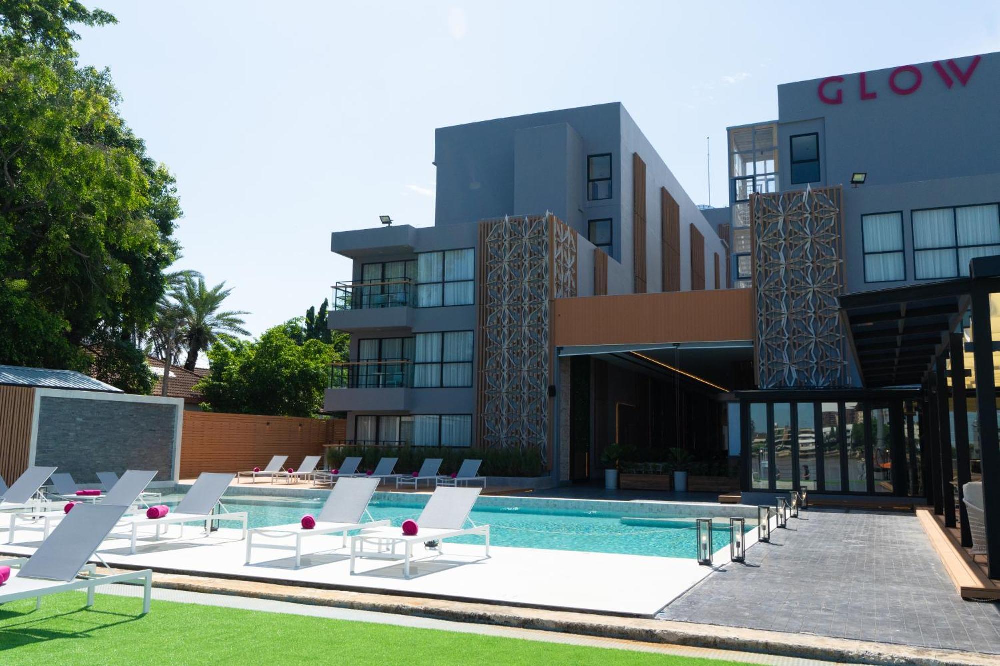 Glow Bangkok Riverside Екстериор снимка