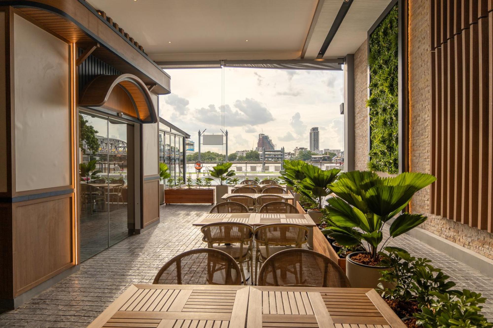 Glow Bangkok Riverside Екстериор снимка