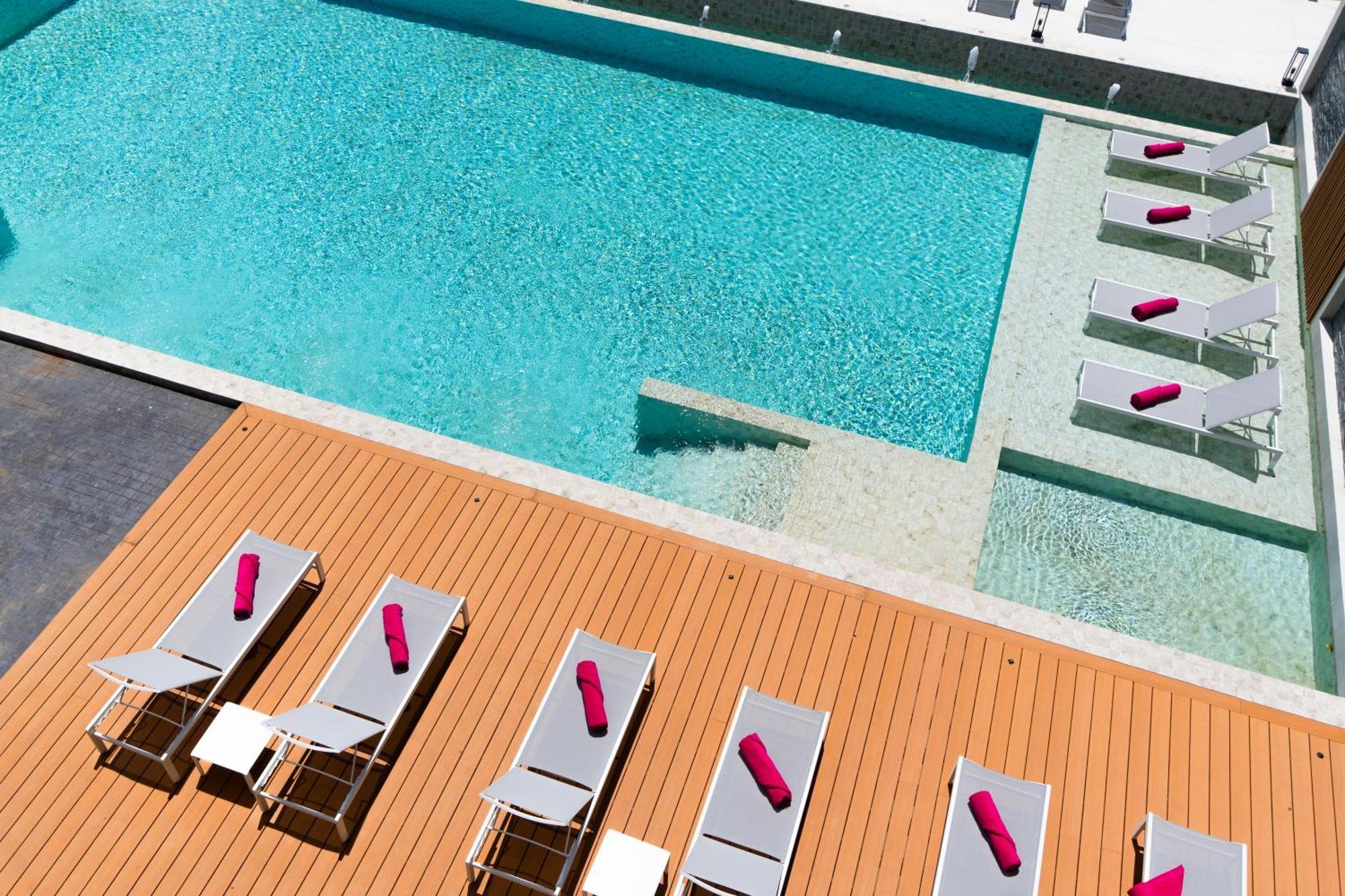 Glow Bangkok Riverside Екстериор снимка