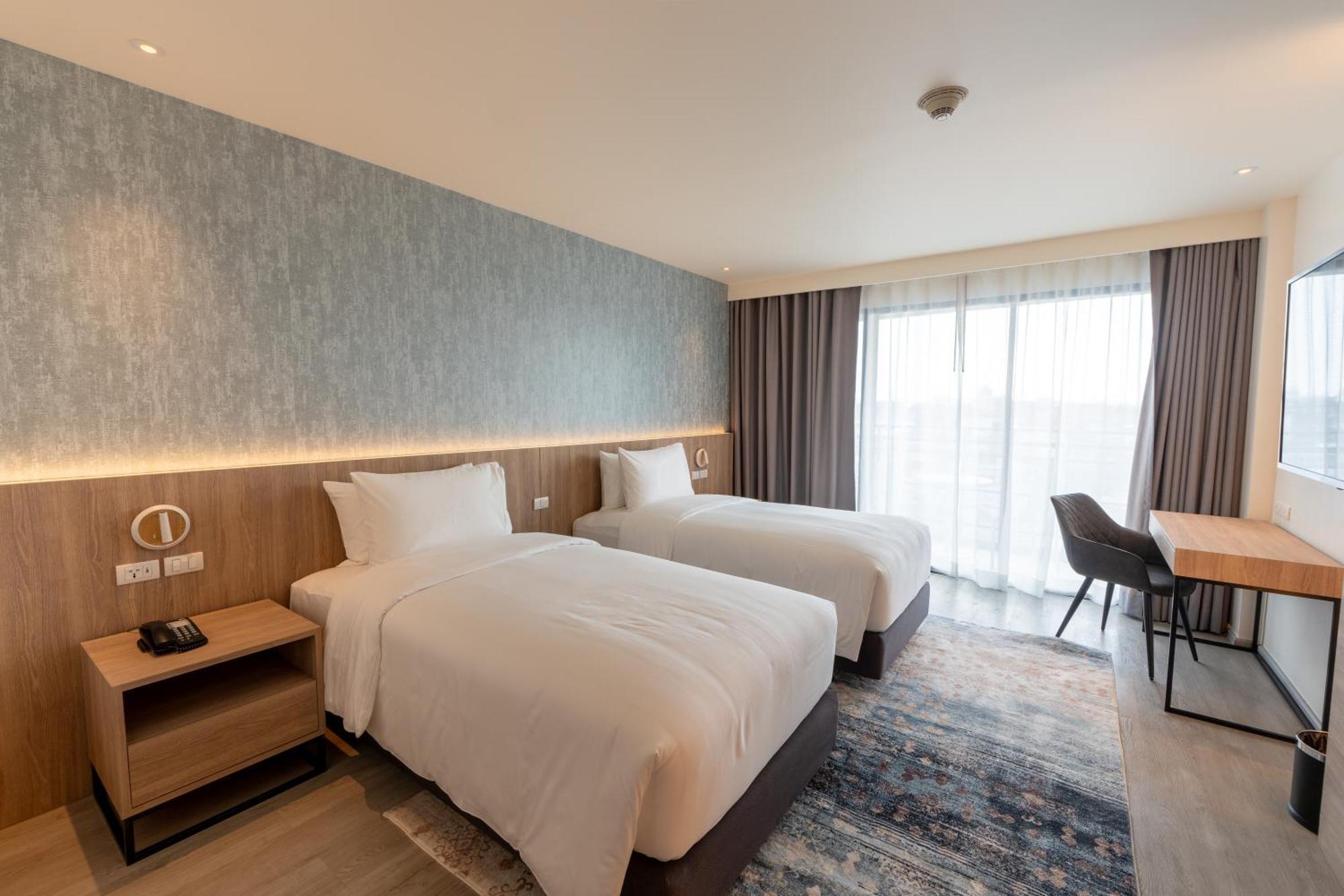 Glow Bangkok Riverside Екстериор снимка